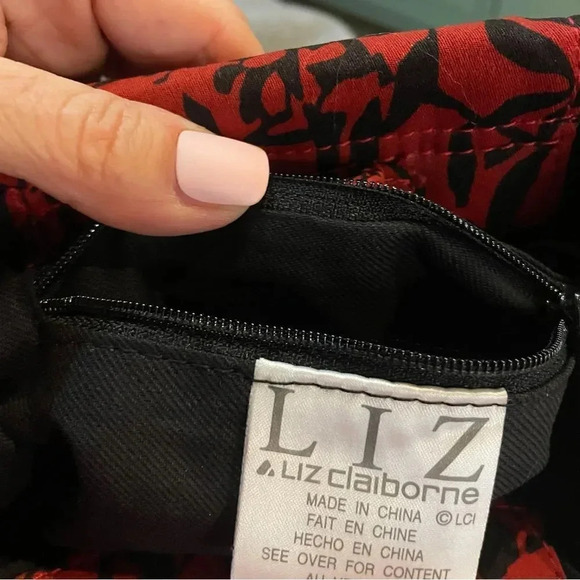 Liz Claiborne red & black print handbag, silver handles. 9” X 8” NWT - Picture 8 of 12